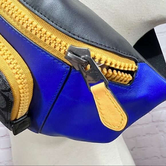 Great gift! - COACH Track Belt Bag In Colorblock Signature Canvas & Leather NWT - Picture 12 of 12